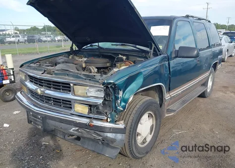1995 Chevrolet Tahoe K1500 z USA, uszkodzony, nr VIN 1GNEK13K3SJ447655